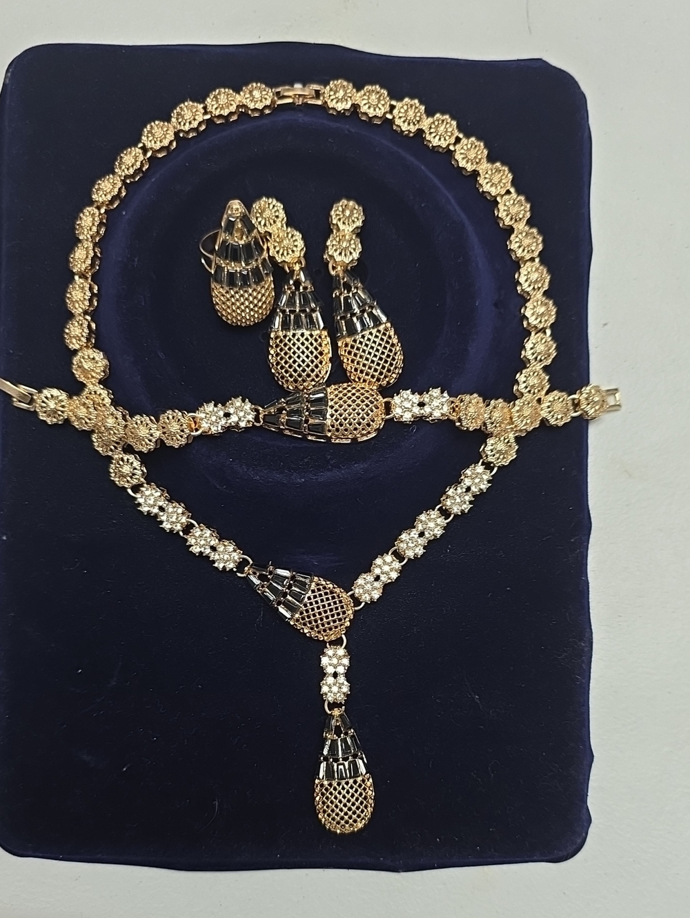 Elegant Gold and Black Floral Necklace Set - Women Jewelry